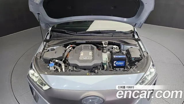 HYUNDAI IONIQ ELECTRIC 2018 — 109 437 км, светло-серебристый, Корея — под ключ — фото 6