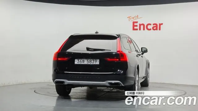 VOLVO V90 CROSS COUNTRY 2017 — 94 045 км, белый-перламутр, Корея — под ключ — фото 4
