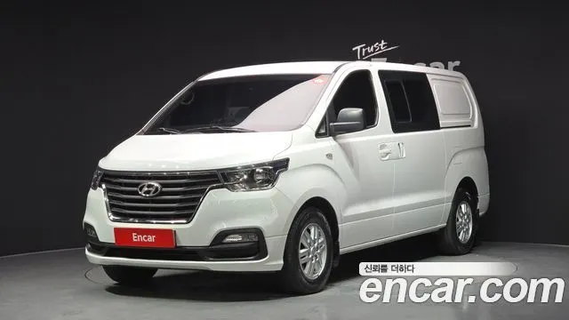 HYUNDAI GRAND STAREX 2019 — 160 025 км, белый, Корея — под ключ — фото 1