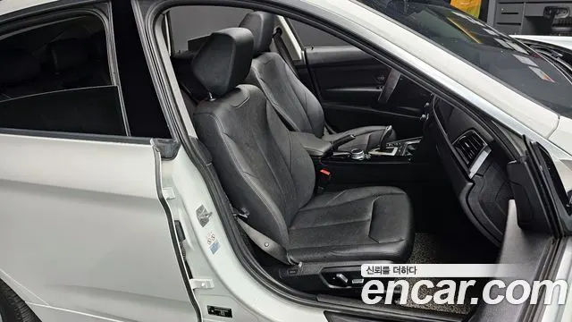 BMW 3 SERIES GT 2020 — 102 111 км, белый, Корея — под ключ — фото 10