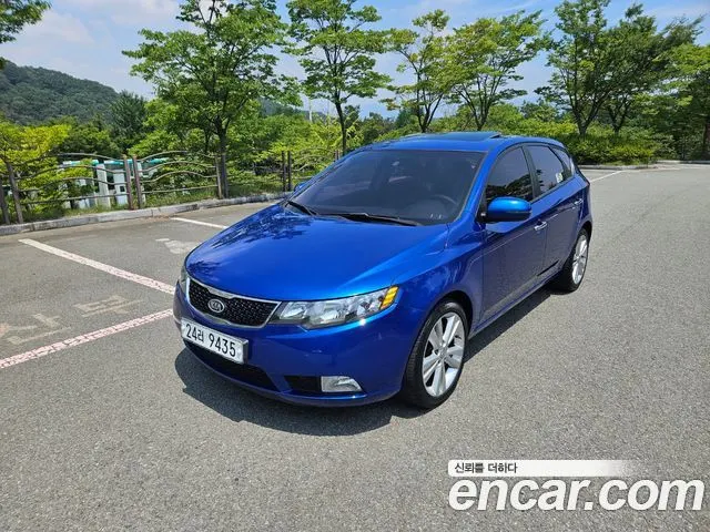 KIA FORTE HATCHBACK 2011 — 121 755 км, Корея — под ключ — фото 1