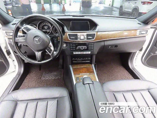 MERCEDES-BENZ E-CLASS W212 2014 — 134 568 км, белый, Корея — под ключ — фото 9