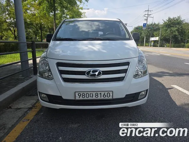 HYUNDAI GRAND STAREX 2017 — 200 000 км, белый, Корея — под ключ — фото 12