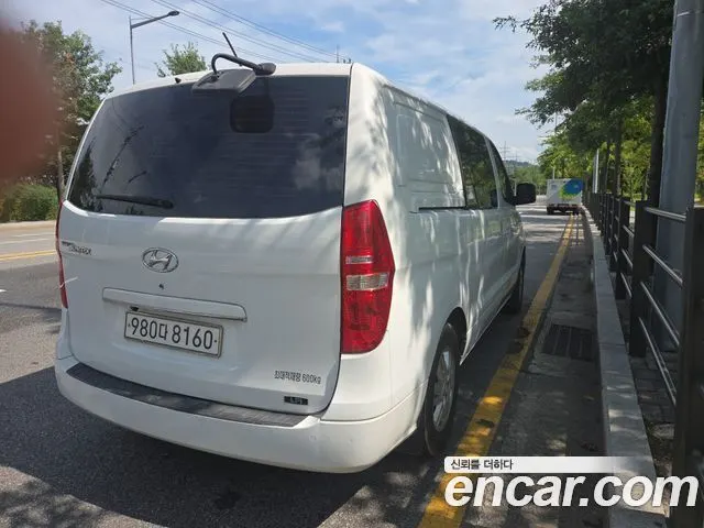 HYUNDAI GRAND STAREX 2017 — 200 000 км, белый, Корея — под ключ — фото 3