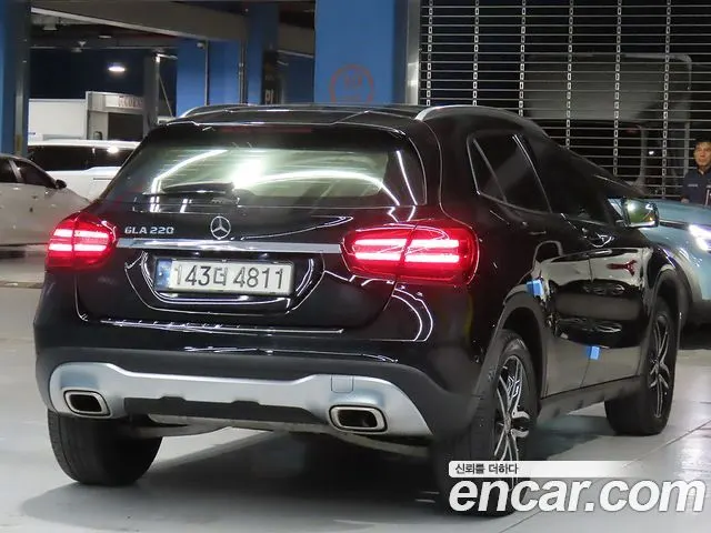 MERCEDES-BENZ GLA-CLASS X156 2019 — 118 000 км, чёрный, Корея — под ключ — фото 2