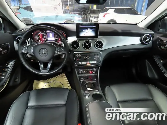 MERCEDES-BENZ GLA-CLASS X156 2019 — 118 000 км, чёрный, Корея — под ключ — фото 7