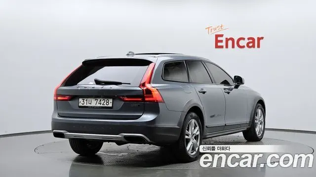 VOLVO V90 CROSS COUNTRY 2018 — 252 006 км, серый, Корея — под ключ — фото 2