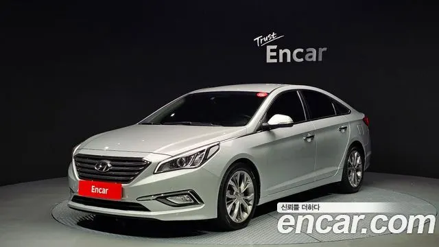 HYUNDAI SONATA 2015 — 135 360 км, серебристый, Корея — под ключ — фото 1