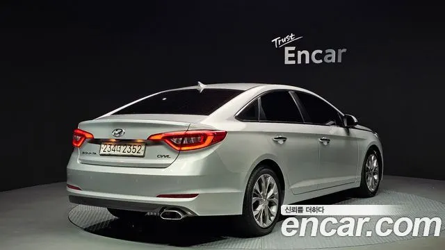 HYUNDAI SONATA 2015 — 135 360 км, серебристый, Корея — под ключ — фото 2