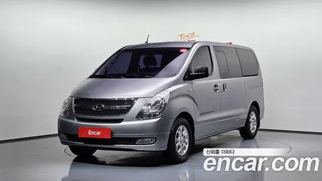 HYUNDAI GRAND STAREX 2016 — 113 871 км, серебристый, Корея — под ключ — фото 1