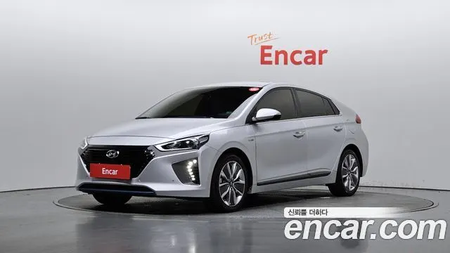 HYUNDAI IONIQ HYBRID 2019 — 64 942 км, серебристо-серый, Корея — под ключ — фото 1
