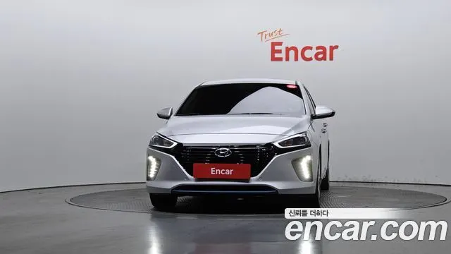 HYUNDAI IONIQ HYBRID 2019 — 64 942 км, серебристо-серый, Корея — под ключ — фото 3