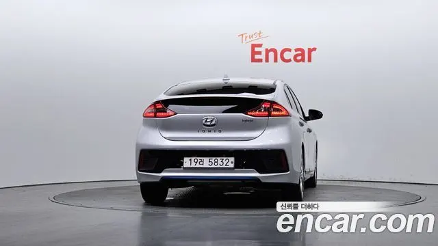 HYUNDAI IONIQ HYBRID 2019 — 64 942 км, серебристо-серый, Корея — под ключ — фото 4