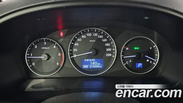HYUNDAI GRAND STAREX 2017 — 213 444 км, серебристый, Корея — под ключ — фото 8