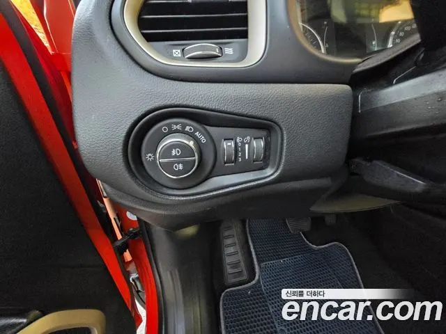 JEEP RENEGADE 2017 — 100 100 км, оранжевый, Корея — под ключ — фото 10