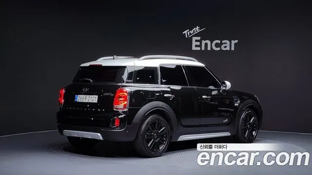 MINI COOPER D COUNTRYMAN 2018 — 70 014 км, чёрный, Корея — под ключ — фото 2