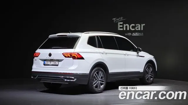 VOLKSWAGEN TIGUAN ALLSPACE 2022 — 15 813 км, белый, Корея — под ключ — фото 2