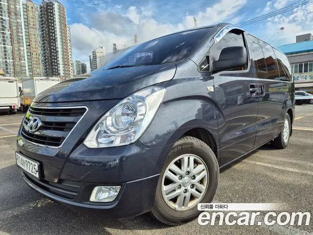 HYUNDAI GRAND STAREX 2017 — 202 800 км, тёмно-зелёный, Корея — под ключ — фото 2