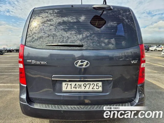 HYUNDAI GRAND STAREX 2017 — 202 800 км, тёмно-зелёный, Корея — под ключ — фото 4