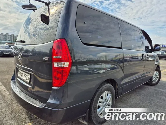 HYUNDAI GRAND STAREX 2017 — 202 800 км, тёмно-зелёный, Корея — под ключ — фото 5