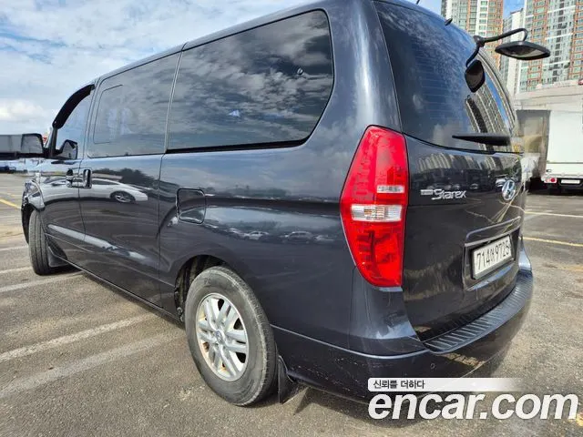HYUNDAI GRAND STAREX 2017 — 202 800 км, тёмно-зелёный, Корея — под ключ — фото 6