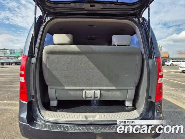 HYUNDAI GRAND STAREX 2017 — 202 800 км, тёмно-зелёный, Корея — под ключ — фото 7