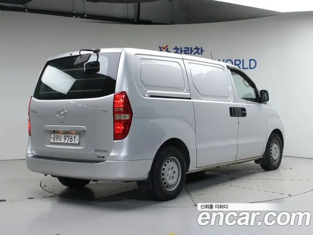 HYUNDAI GRAND STAREX 2009 — 234 544 км, серебристый, Корея — под ключ — фото 2