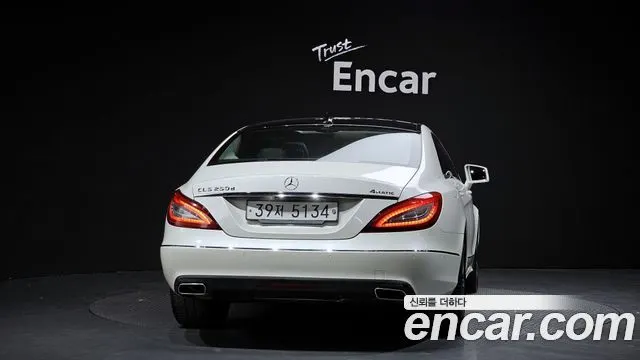 MERCEDES-BENZ CLS-CLASS W218 2016 — 86 224 км, белый, Корея — под ключ — фото 4