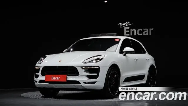 PORSCHE MACAN 2018 — 59 018 км, белый, Корея — под ключ — фото 1