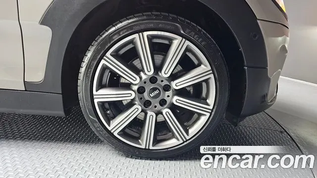 MINI COOPER S CLUBMAN 2023 — 21 235 км, светло-золотистый, Корея — под ключ — фото 5
