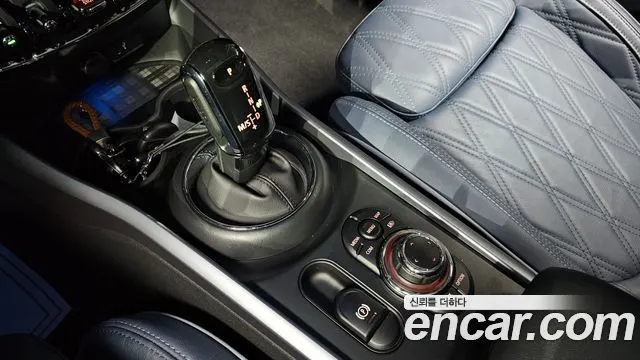 MINI COOPER S CLUBMAN 2023 — 21 235 км, светло-золотистый, Корея — под ключ — фото 9