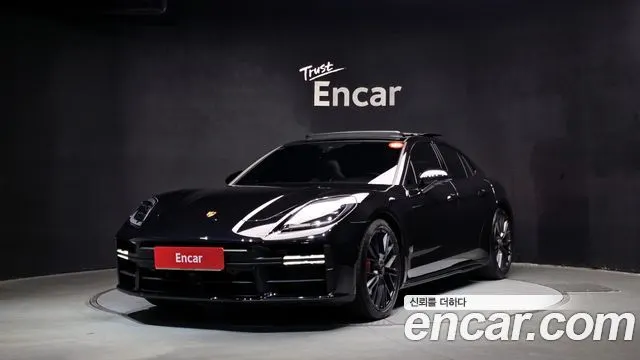 PORSCHE PANAMERA 976 2025