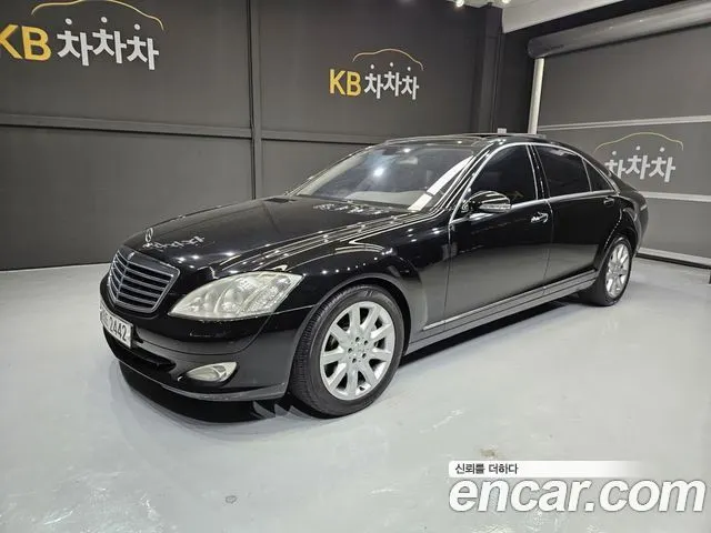 MERCEDES-BENZ S-CLASS W221 2006 — 145 000 км, чёрный, Корея — под ключ — фото 1