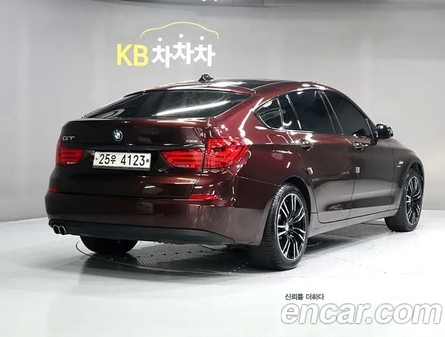 BMW 5 SERIES GT 2013 — 244 211 км, бордовый, Корея — под ключ — фото 2