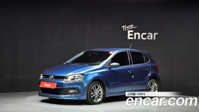 VOLKSWAGEN POLO 2015
