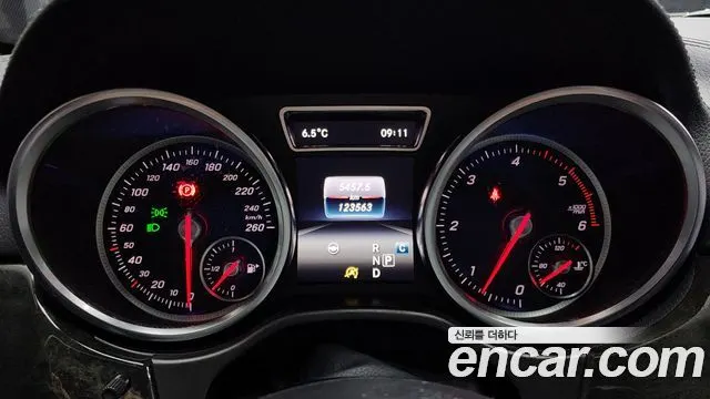 MERCEDES-BENZ GLS-CLASS X166 2017 — 123 563 км, серебристо-серый, Корея — под ключ — фото 8