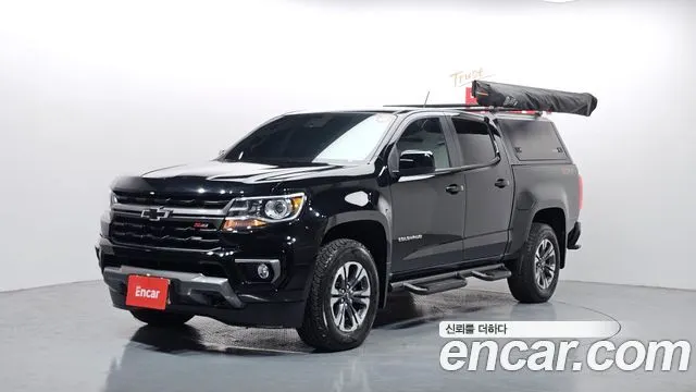 CHEVROLET REAL NEW COLORADO 2022 — 15 653 км, чёрный, Корея — под ключ — фото 1