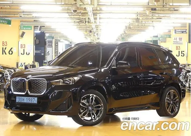 BMW IX1 2025
