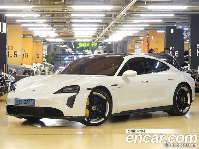 PORSCHE TAYCAN 2021