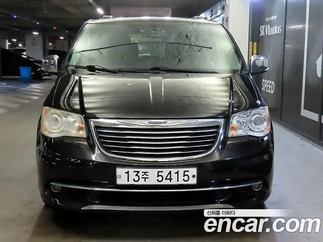 CHRYSLER GRAND VOYAGER 2014 — 133 736 км, чёрный, Корея — под ключ — фото 1