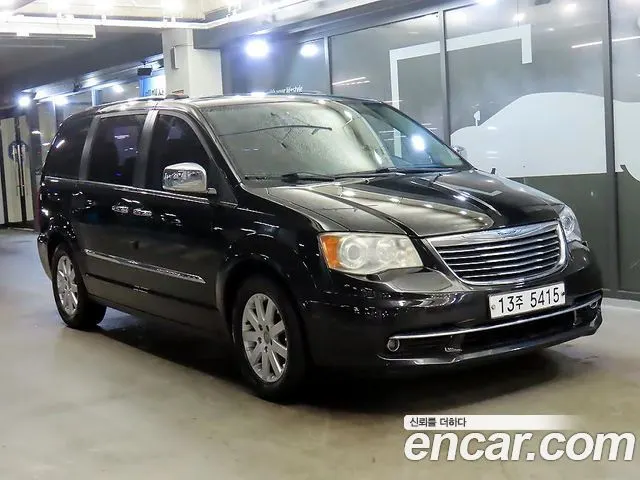 CHRYSLER GRAND VOYAGER 2014 — 133 736 км, чёрный, Корея — под ключ — фото 2