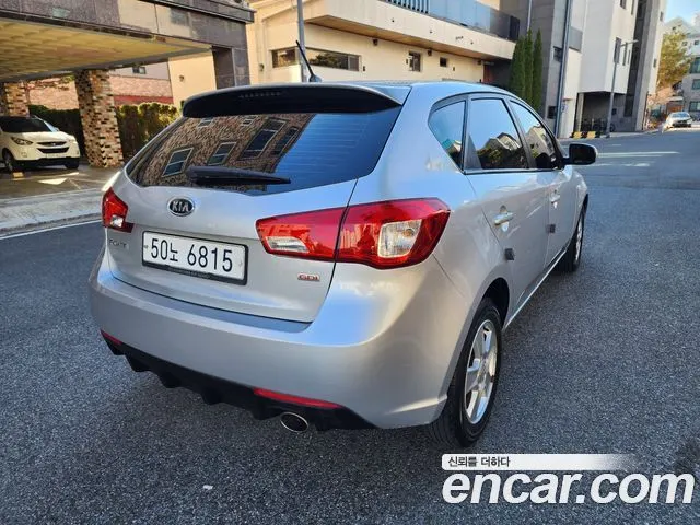 KIA FORTE HATCHBACK 2011 — 70 300 км, Корея — под ключ — фото 7