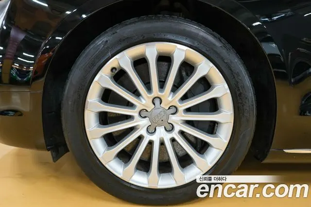 AUDI A8 2011 — 65 291 км, чёрный, Корея — под ключ — фото 5