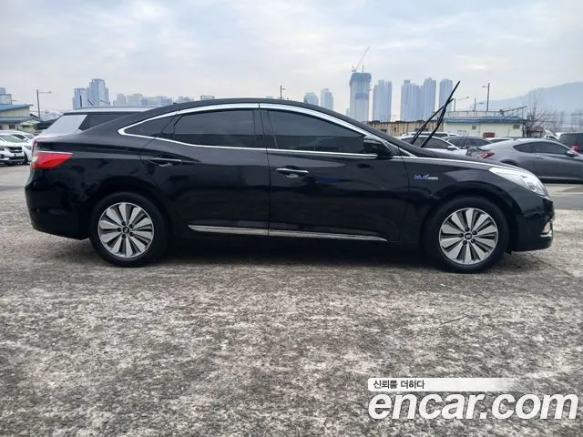 HYUNDAI GRANDEUR HYBRID 2015 — 178 645 км, чёрный, Корея — под ключ — фото 2