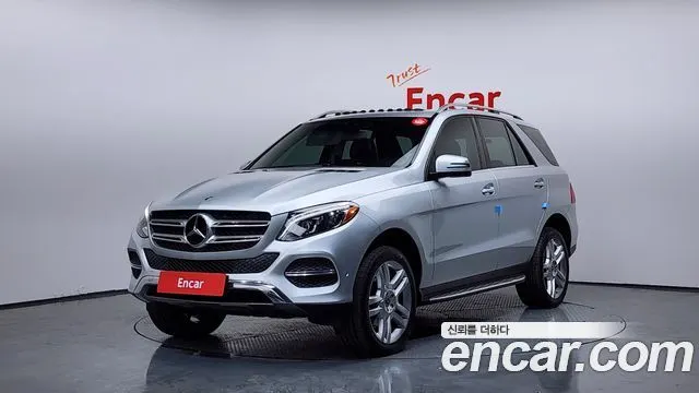 MERCEDES-BENZ GLE-CLASS W166 2018 — 144 731 км, серебристый, Корея — под ключ — фото 1