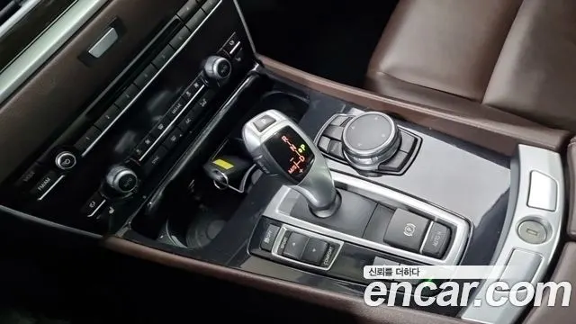 BMW 5 SERIES GT 2017 — 142 017 км, белый-перламутр, Корея — под ключ — фото 9