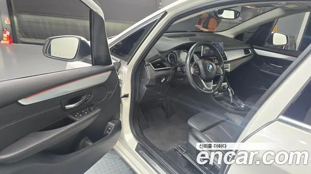 BMW 2 SERIES ACTIVE TOURER 2019 — 52 979 км, белый, Корея — под ключ — фото 10