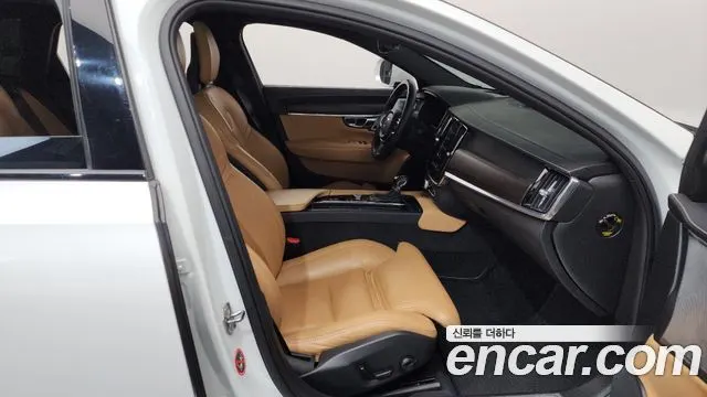 VOLVO V90 CROSS COUNTRY 2018 — 92 158 км, белый, Корея — под ключ — фото 11