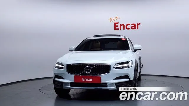 VOLVO V90 CROSS COUNTRY 2018 — 92 158 км, белый, Корея — под ключ — фото 3
