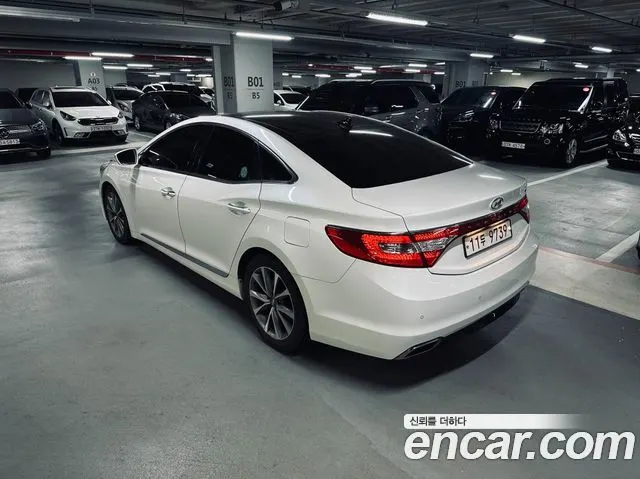 HYUNDAI GRANDEUR 2016 — 131 815 км, белый, Корея — под ключ — фото 2